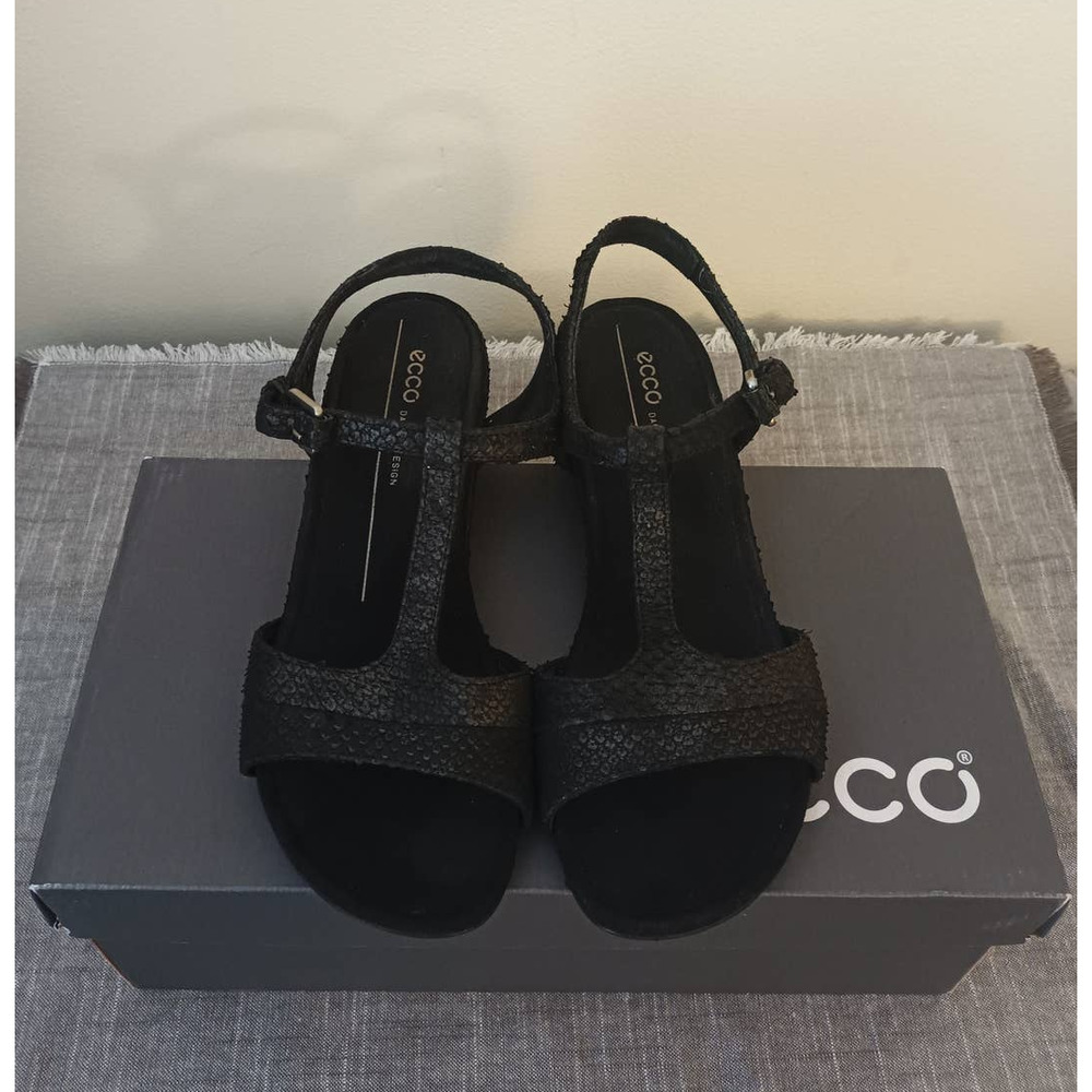 ECCO Womens 6.5 Black Suede Snake T-Strap Wedges Sandals